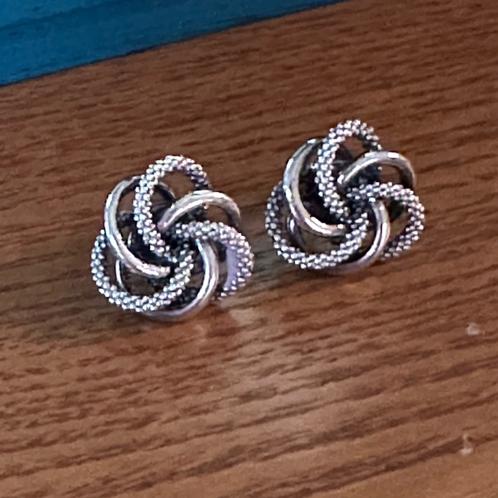 LAGOS - "Love Knot" Sterling Silver Stud Earrings - Excellent Condition w/ Pouch